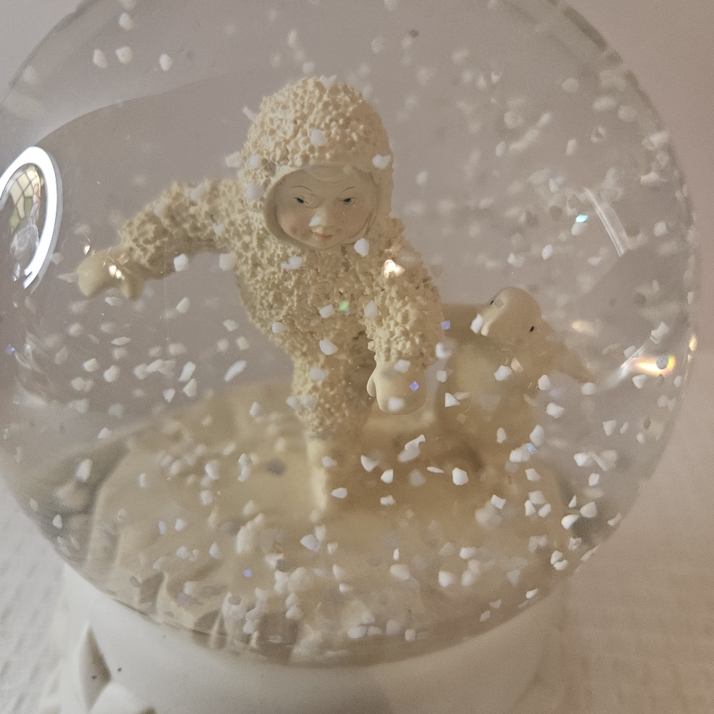 Department 56 Snowbabies Musical Snow Globe W/Penguin Ice Skating To The Waltz